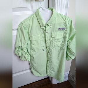 Columbia PFG kids shirt in light green. Size L 14-16